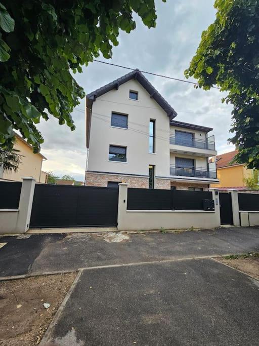 Lovely Proche Appartement *