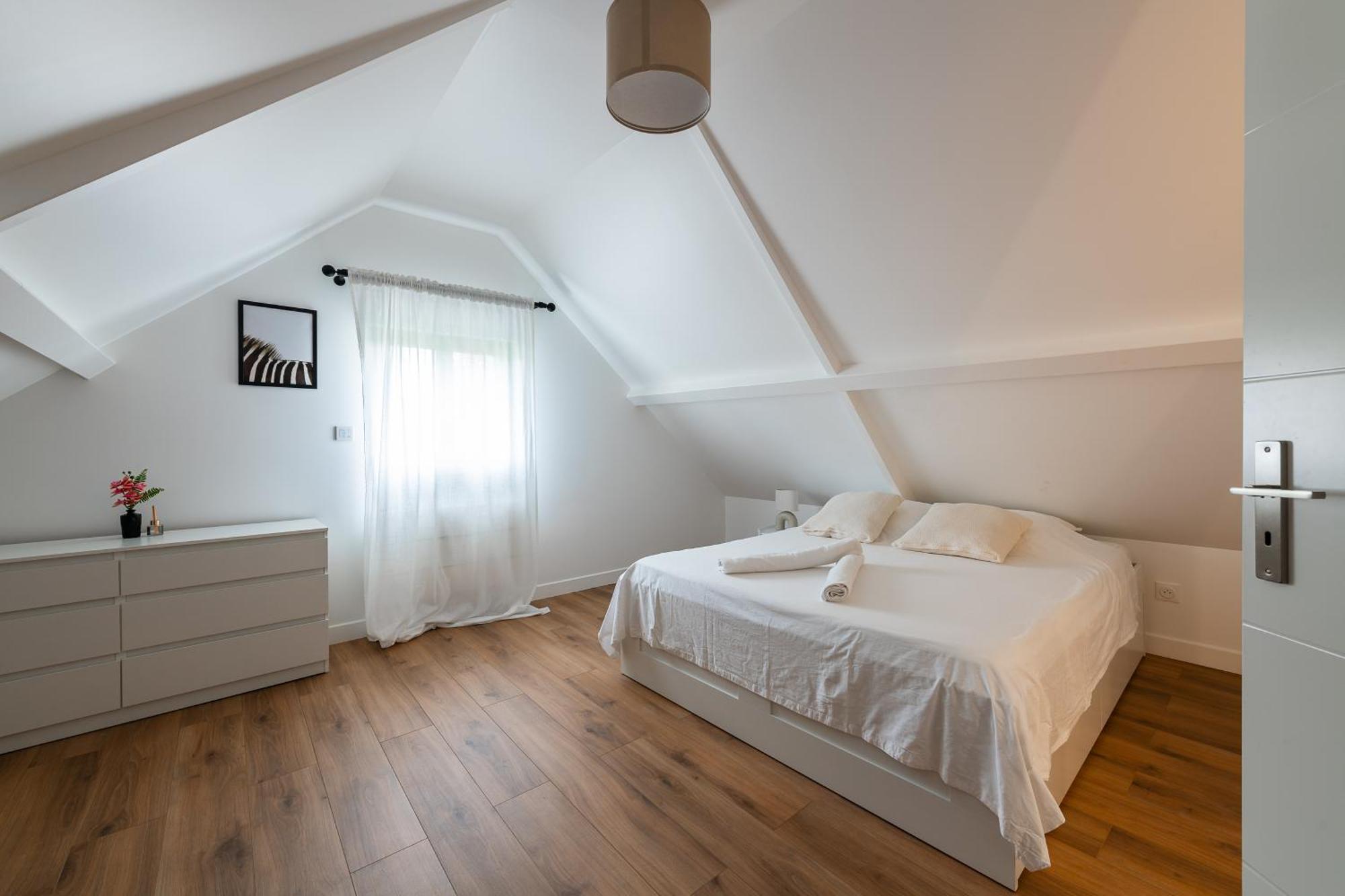 Appartement Lovely Proche